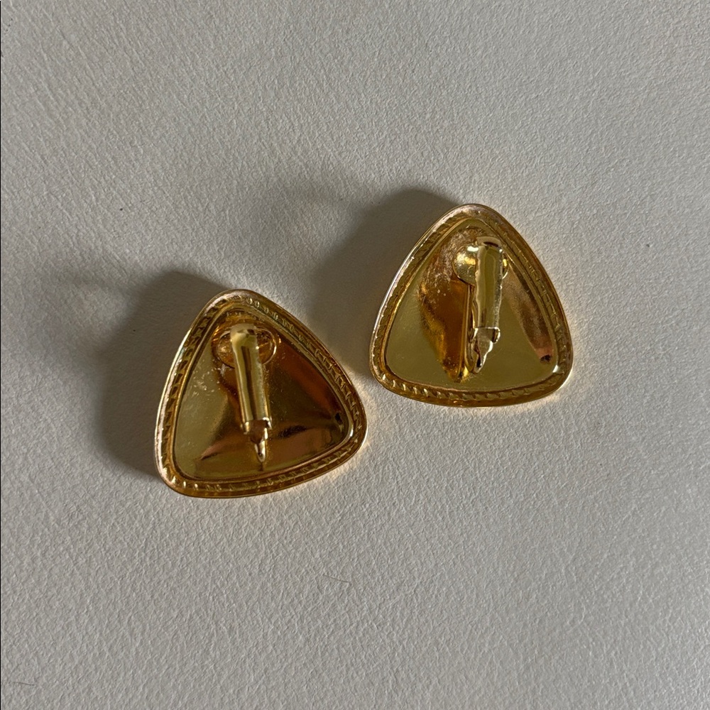 Vintage triangle blue and gold clip on earrings - Picture 2 of 3